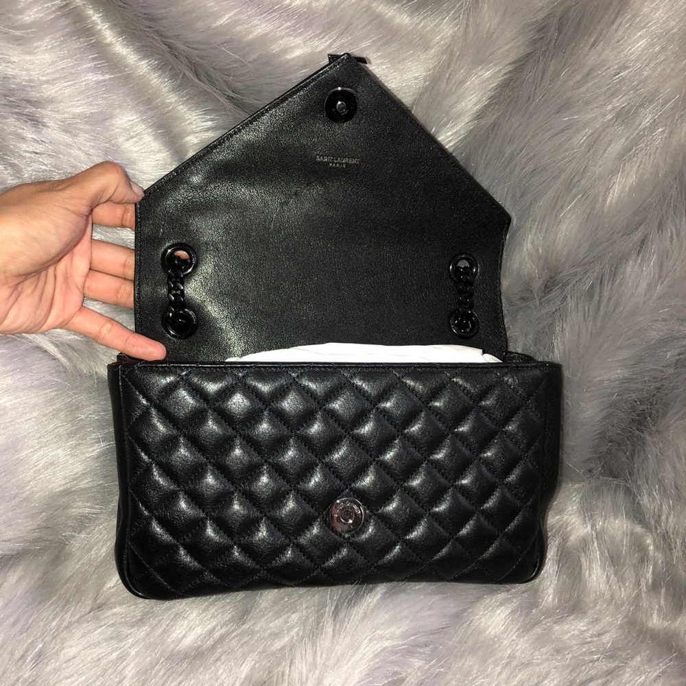 ❌ SOLD ❌ Saint Laurent Medium Envelope - Picture 4 of 8